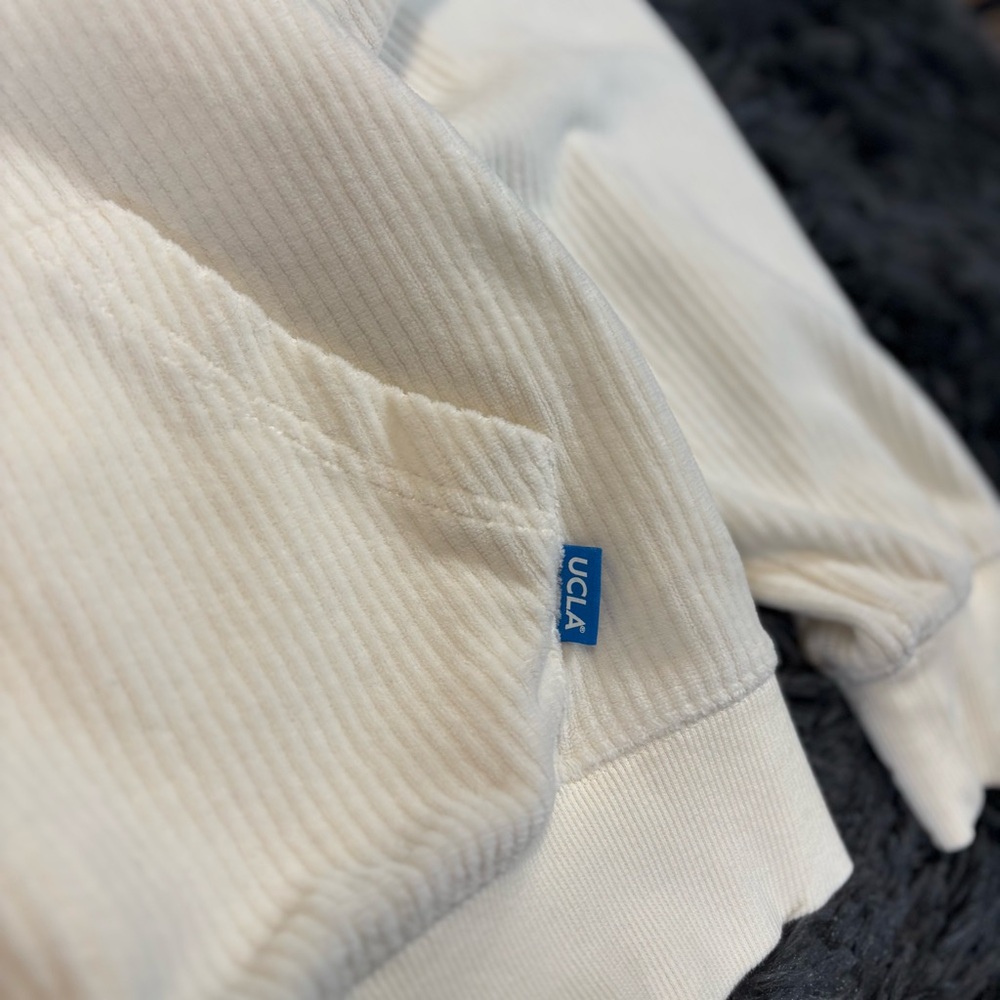 Women’s UCLA‎ Cream Zip-Up Cropped Hoodie Sweatshirt Size M/L - Picture 2 of 6